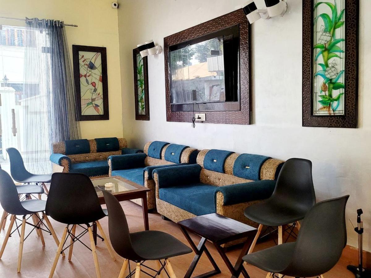 Solitude, The Boutique Hotel Haldwāni Zewnętrze zdjęcie
